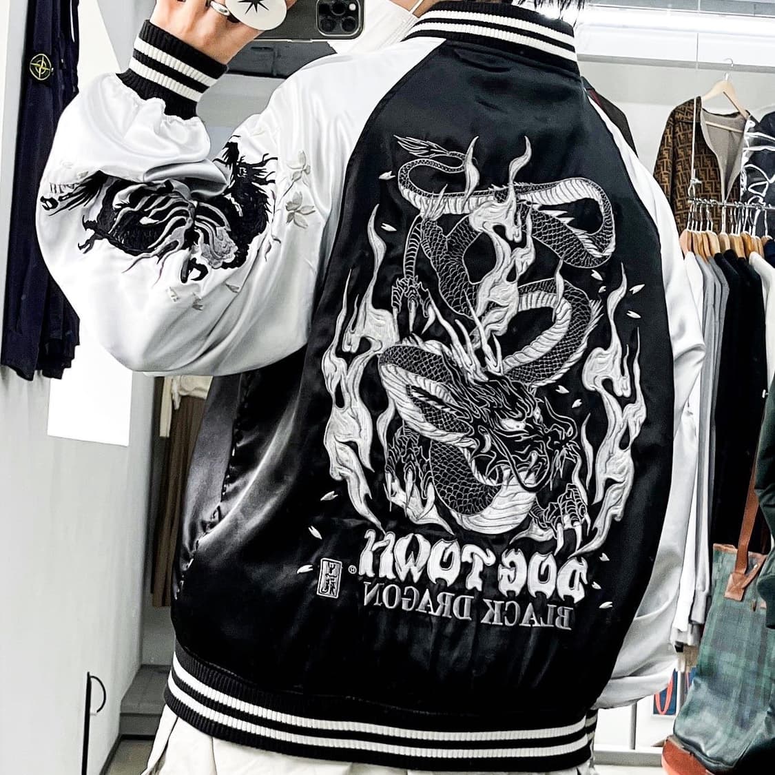 독 타운 90s 블랙 드래곤 수베니어 사틴 스카쟌 상품이미지1