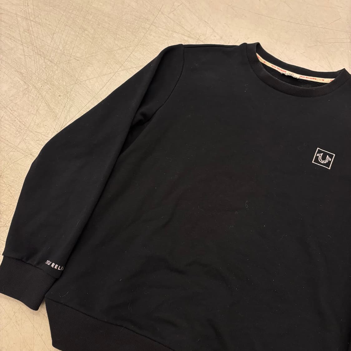 트루릴리젼 스몰로고 맨투맨 상품이미지2