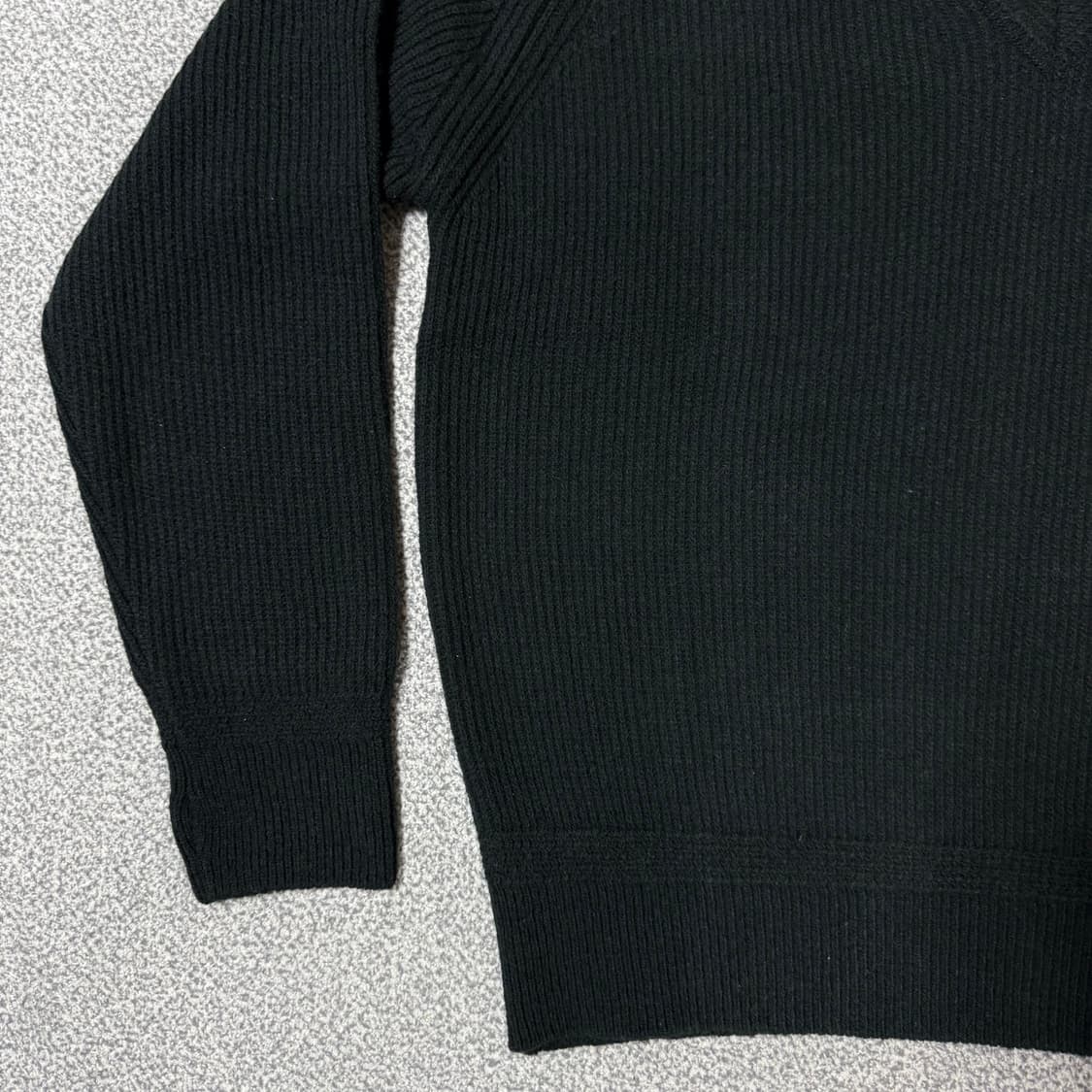 [정가 9만원 새상품] 비슬로우 브이넥 니트 M 상품이미지9