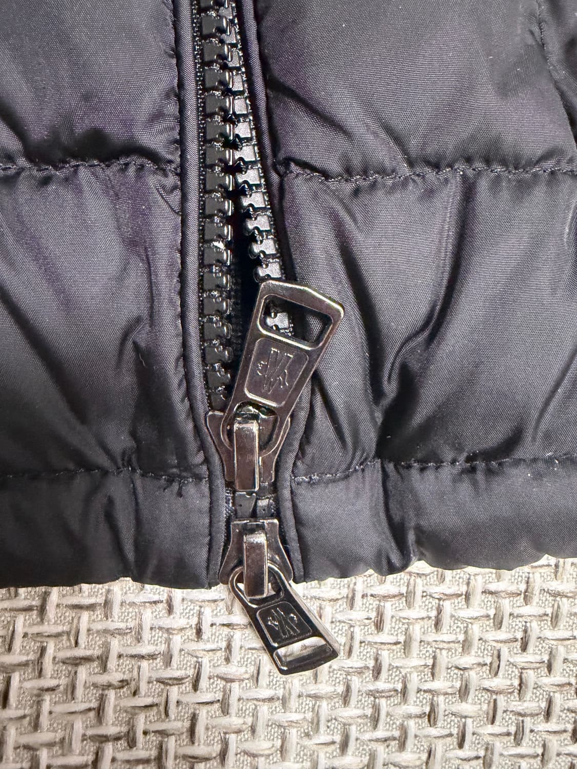 [25ss/백화점판]몽클레어 김현우 니트패딩 블랙 M 상품이미지3