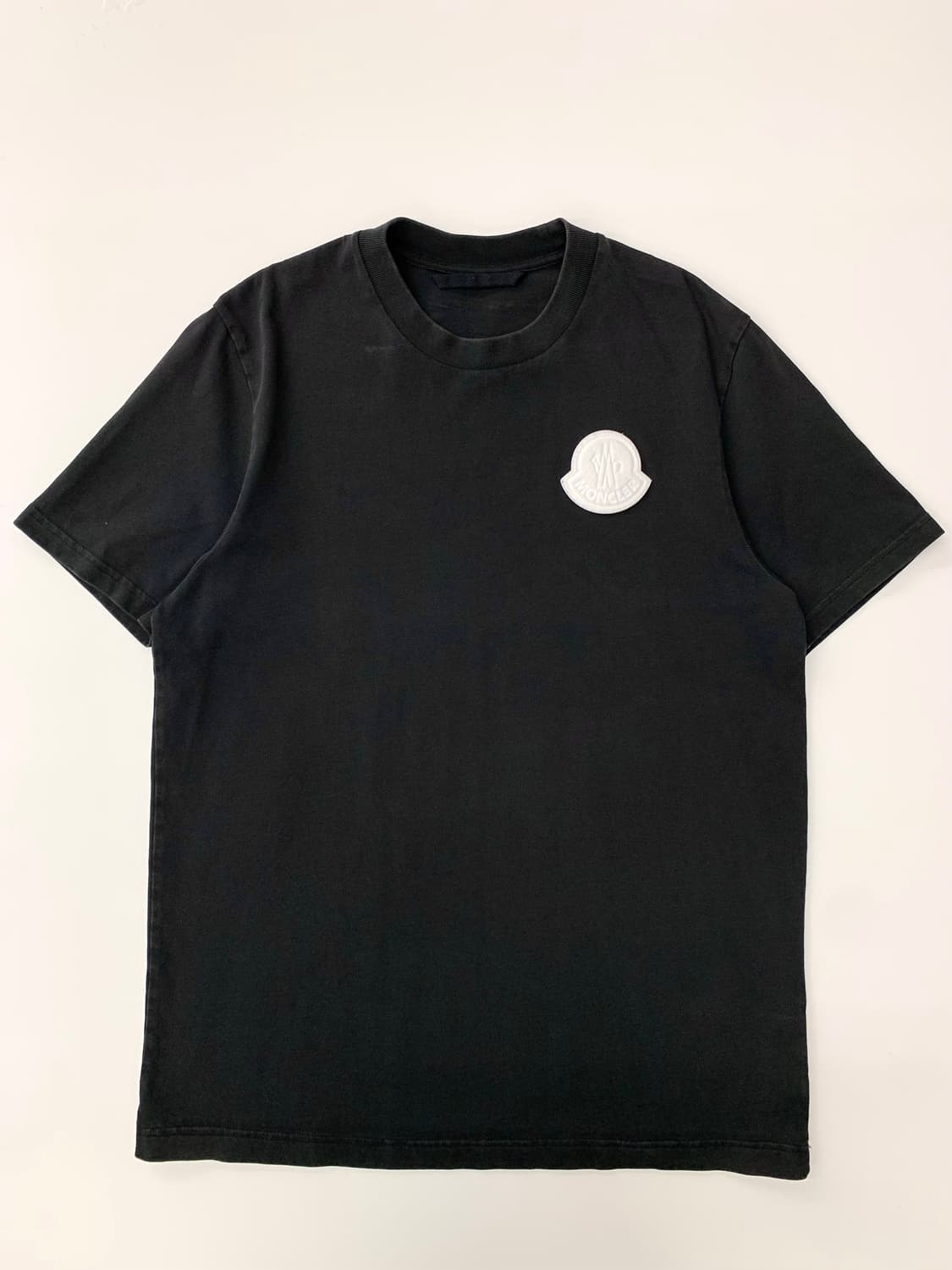 Moncler 몽클레어 블랙 로고 반팔 티셔츠 상품이미지3