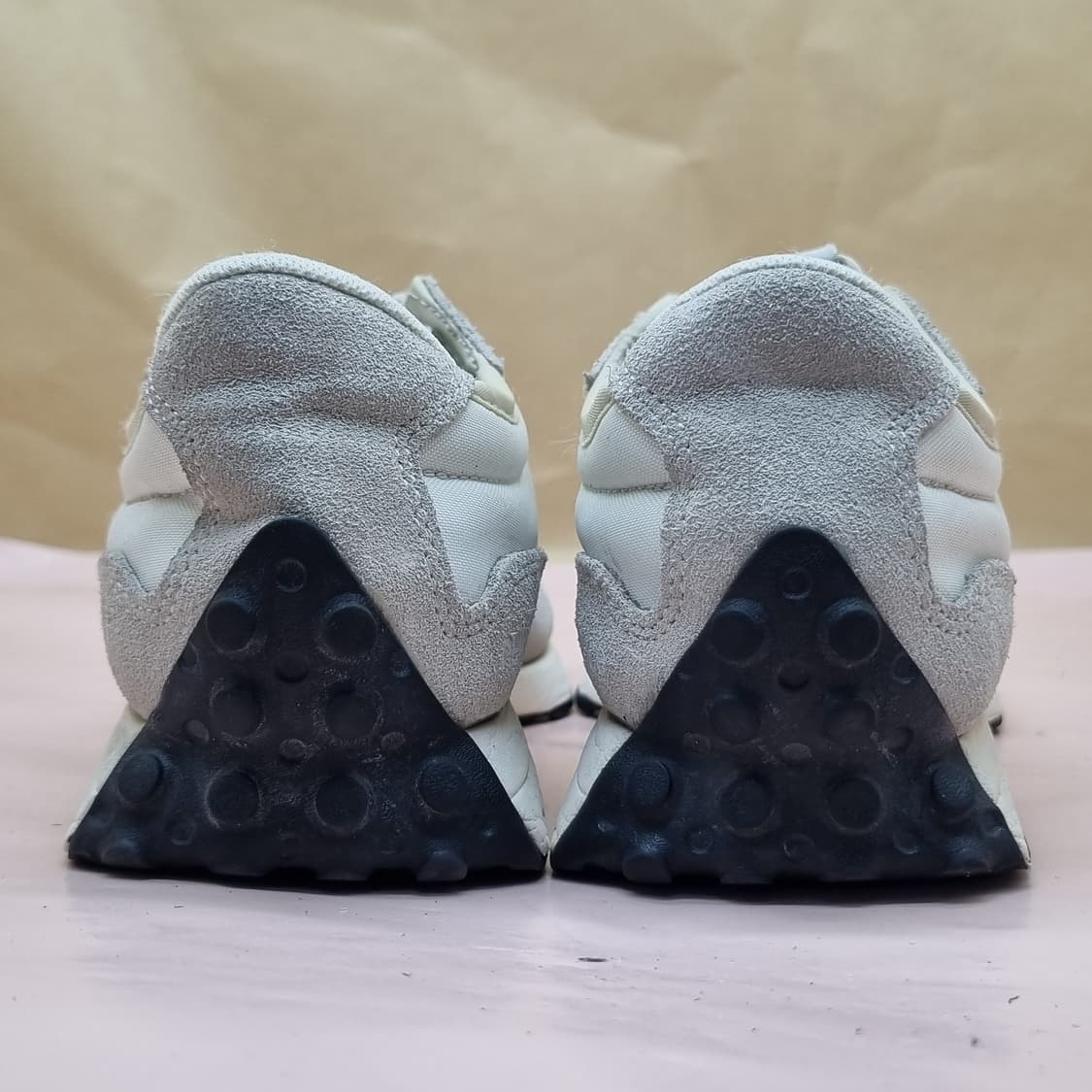 뉴발란스 327 여성운동화210 상품이미지4