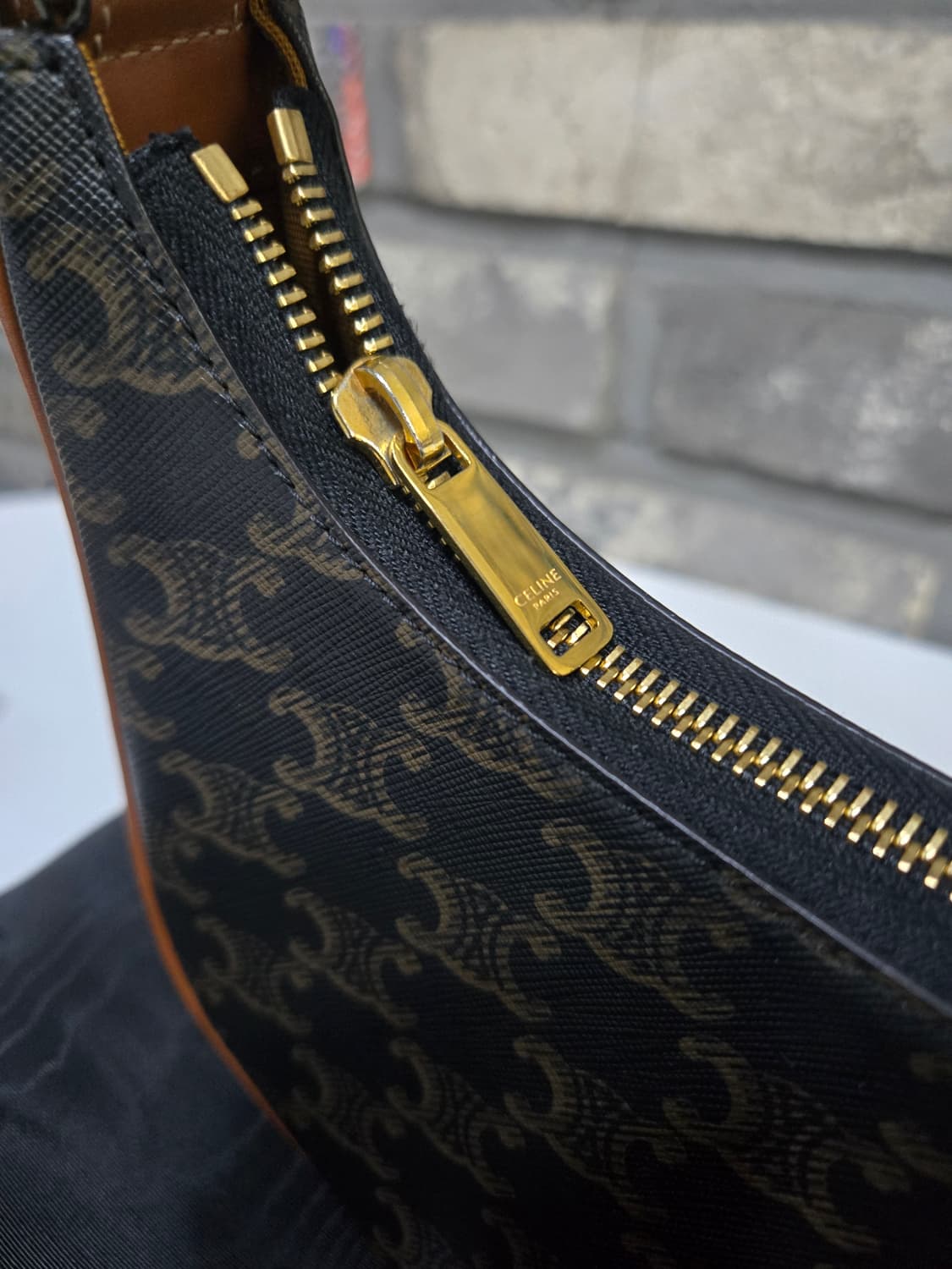 셀린느 아바백 미듐 상품이미지5