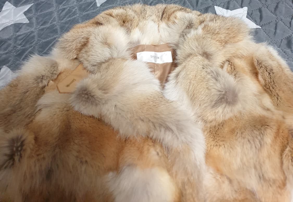 한섬 시스템 코요테털 모피 넥버튼 퍼 자켓 (55) 상품이미지2