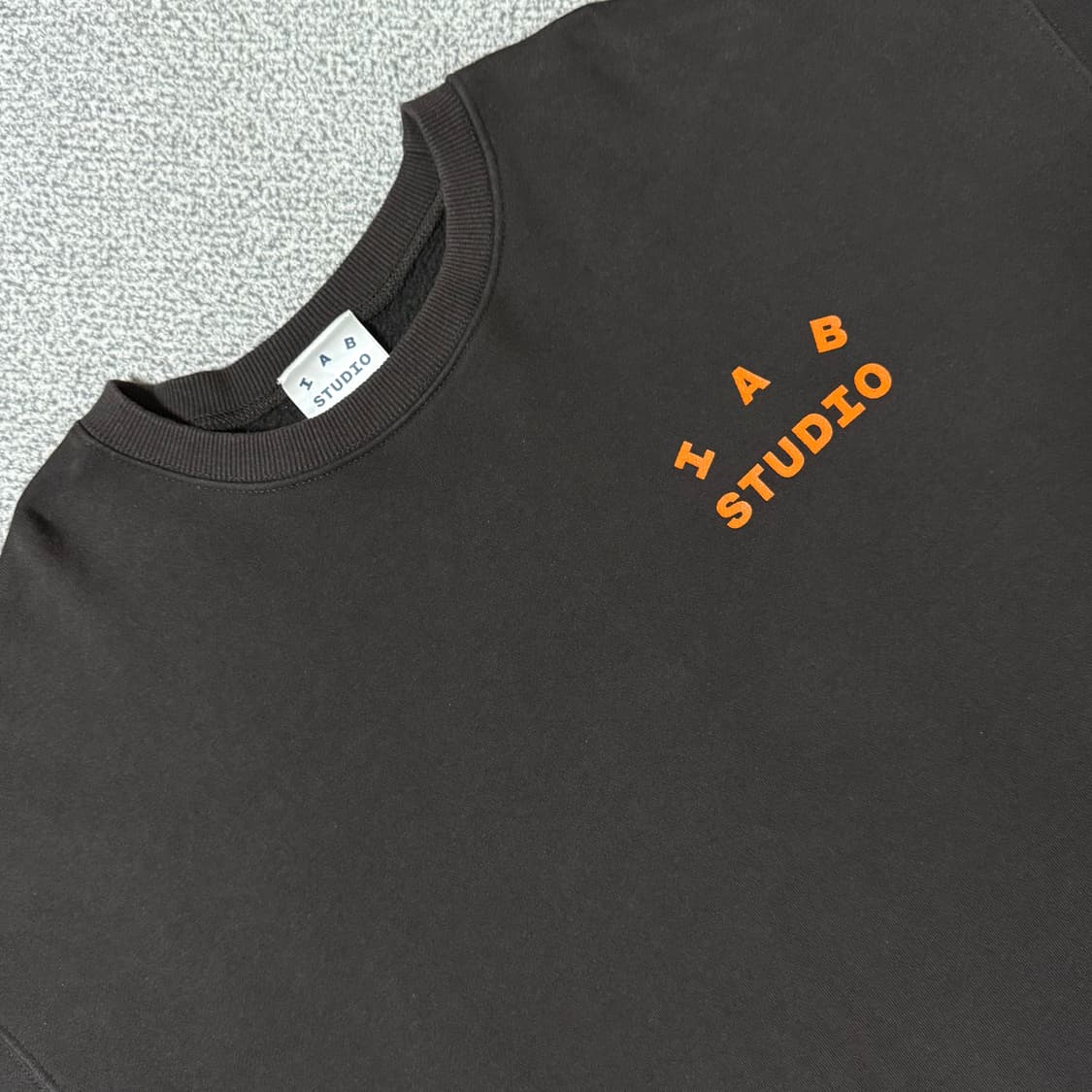 [크림가 33만원] 아이앱 x 두산 기모 맨투맨 L 상품이미지5