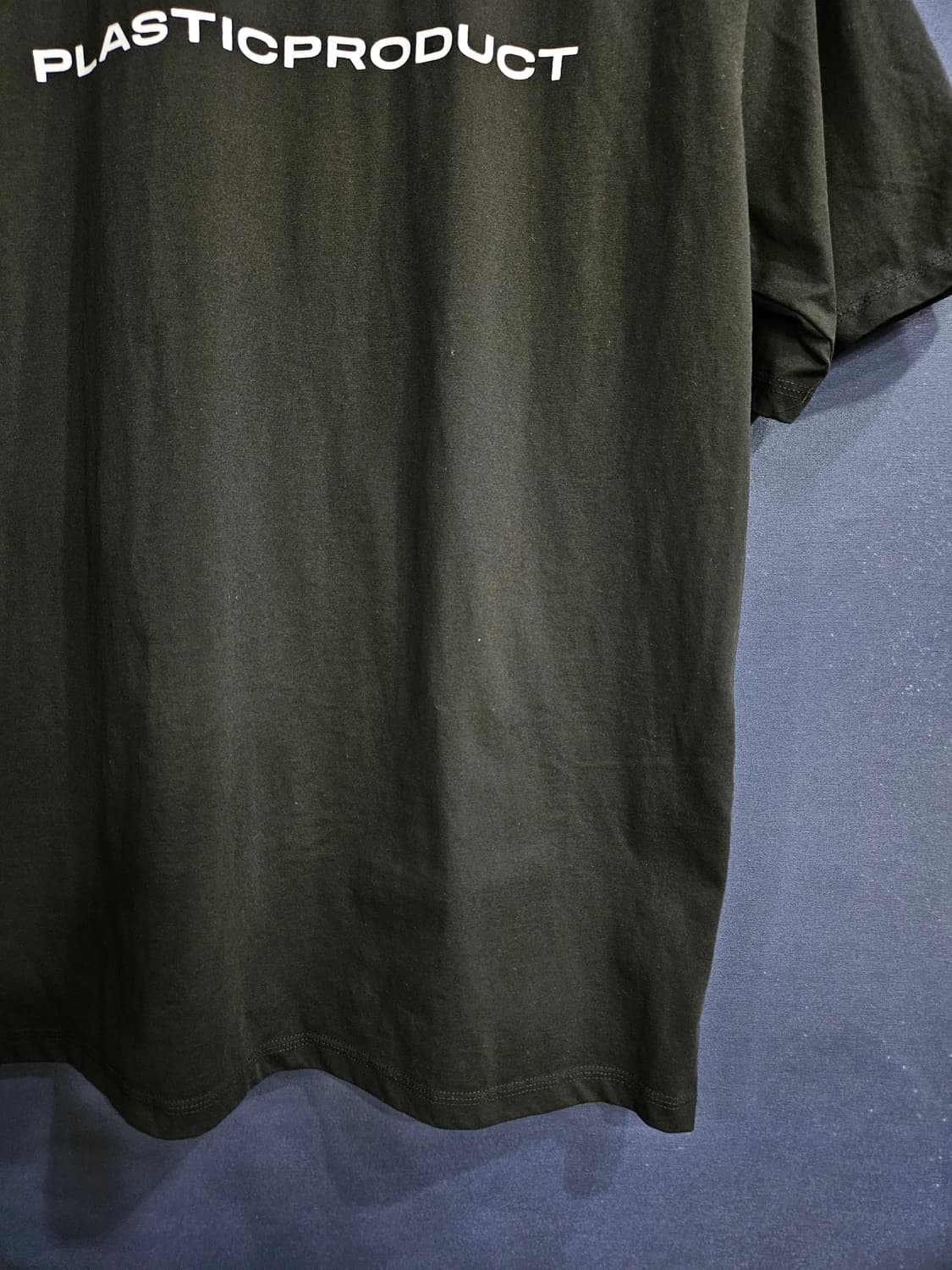 플라스틱 프로덕트 프린팅 블랙 남성 오버핏 95~100 반팔티  상품이미지5