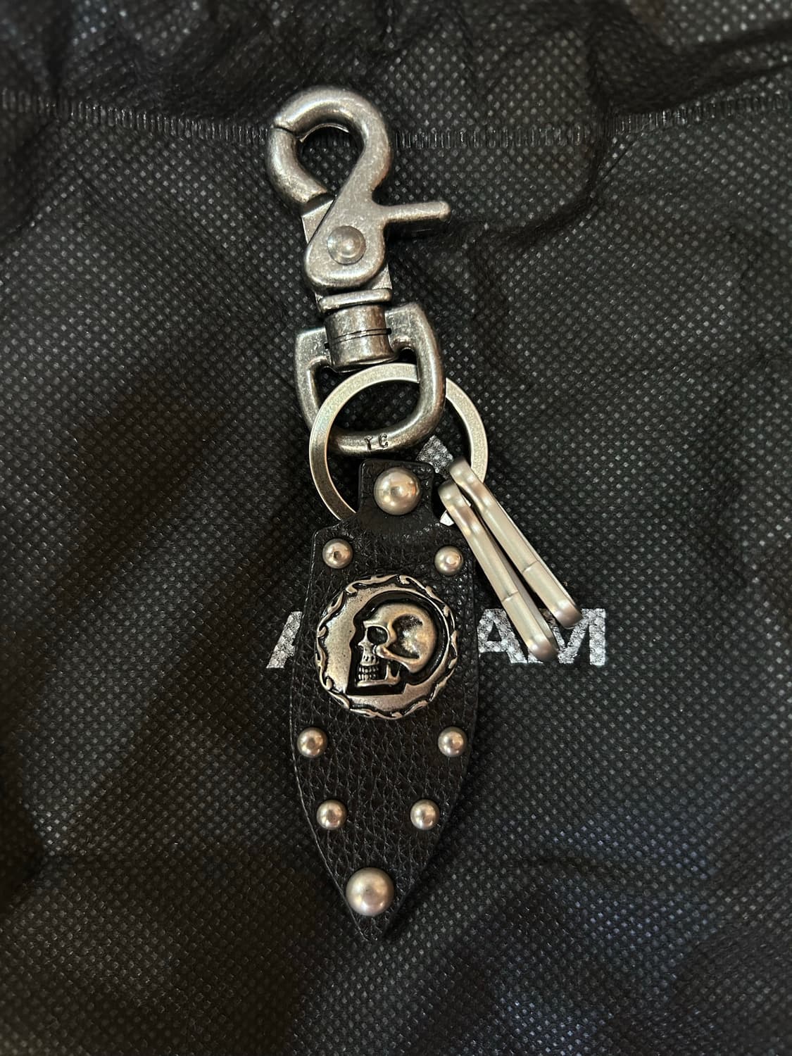 아캄 키링 skull studded leather keyring  상품이미지1