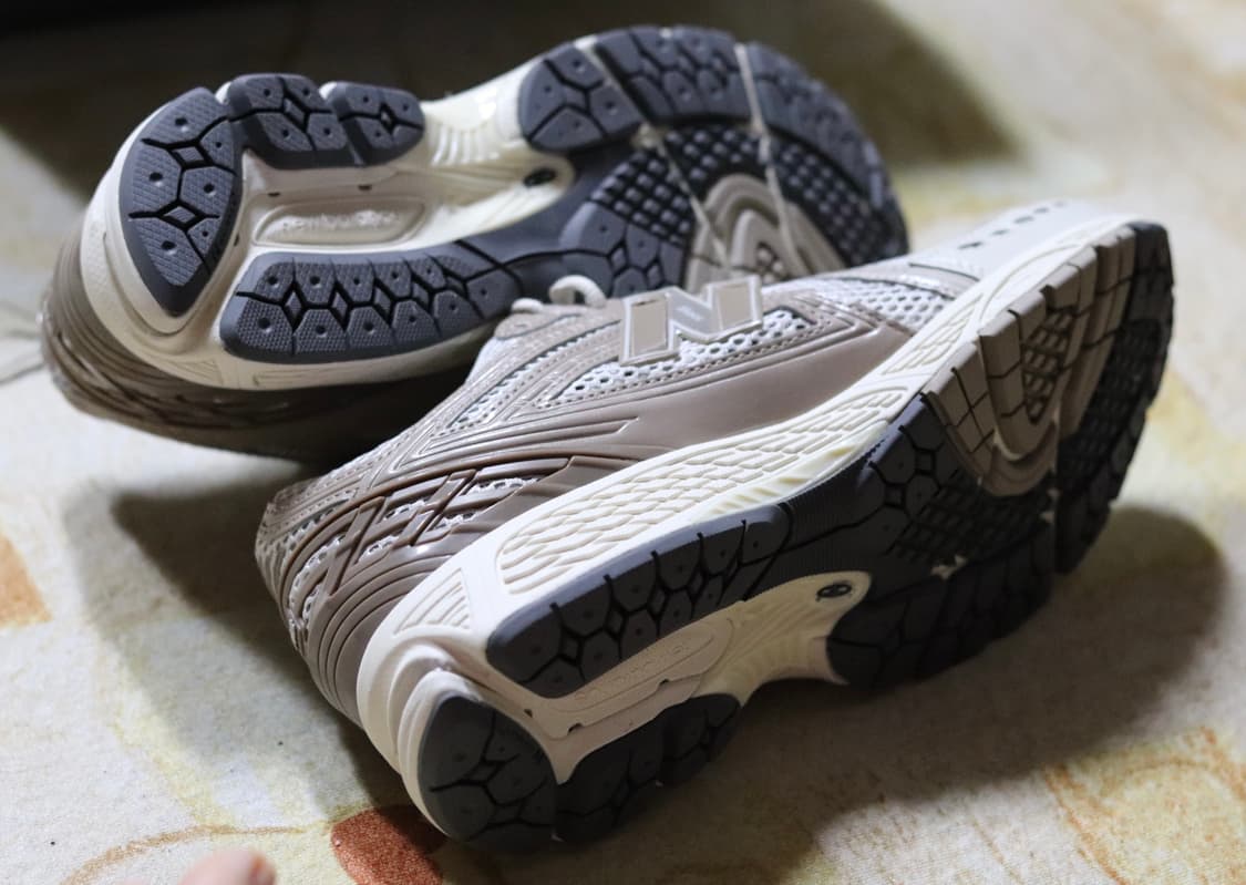 뉴발란스 1906r 260사이즈 새상품 상품이미지5