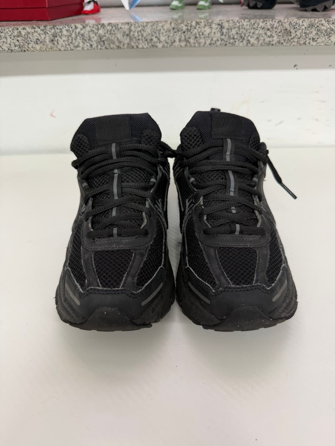 정품) 나이키 여성 줌 보메로5 운동화 235 상품이미지1