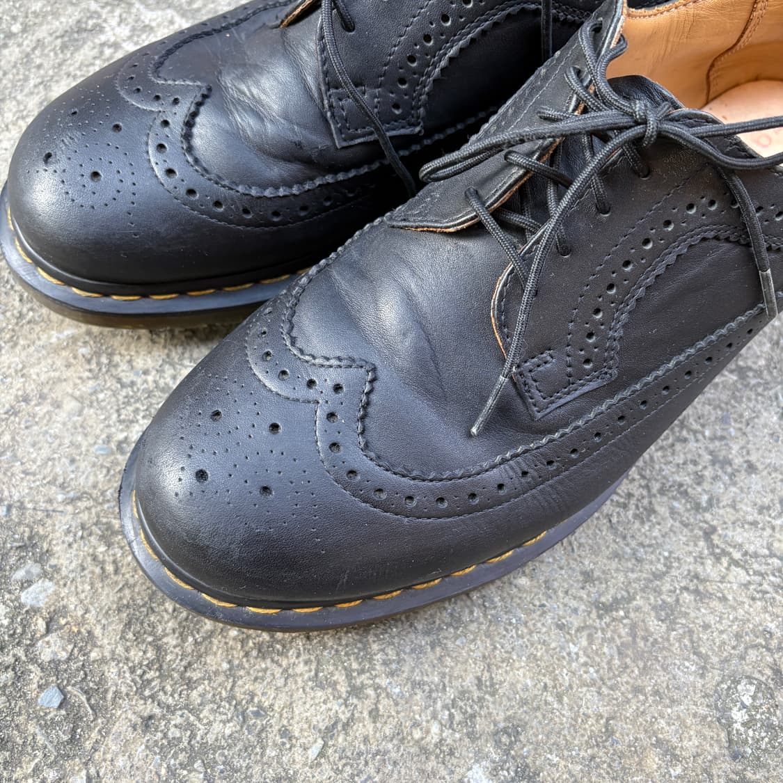 Dr. Martens 닥터마틴 윙팁 로퍼 (270) 상품이미지3