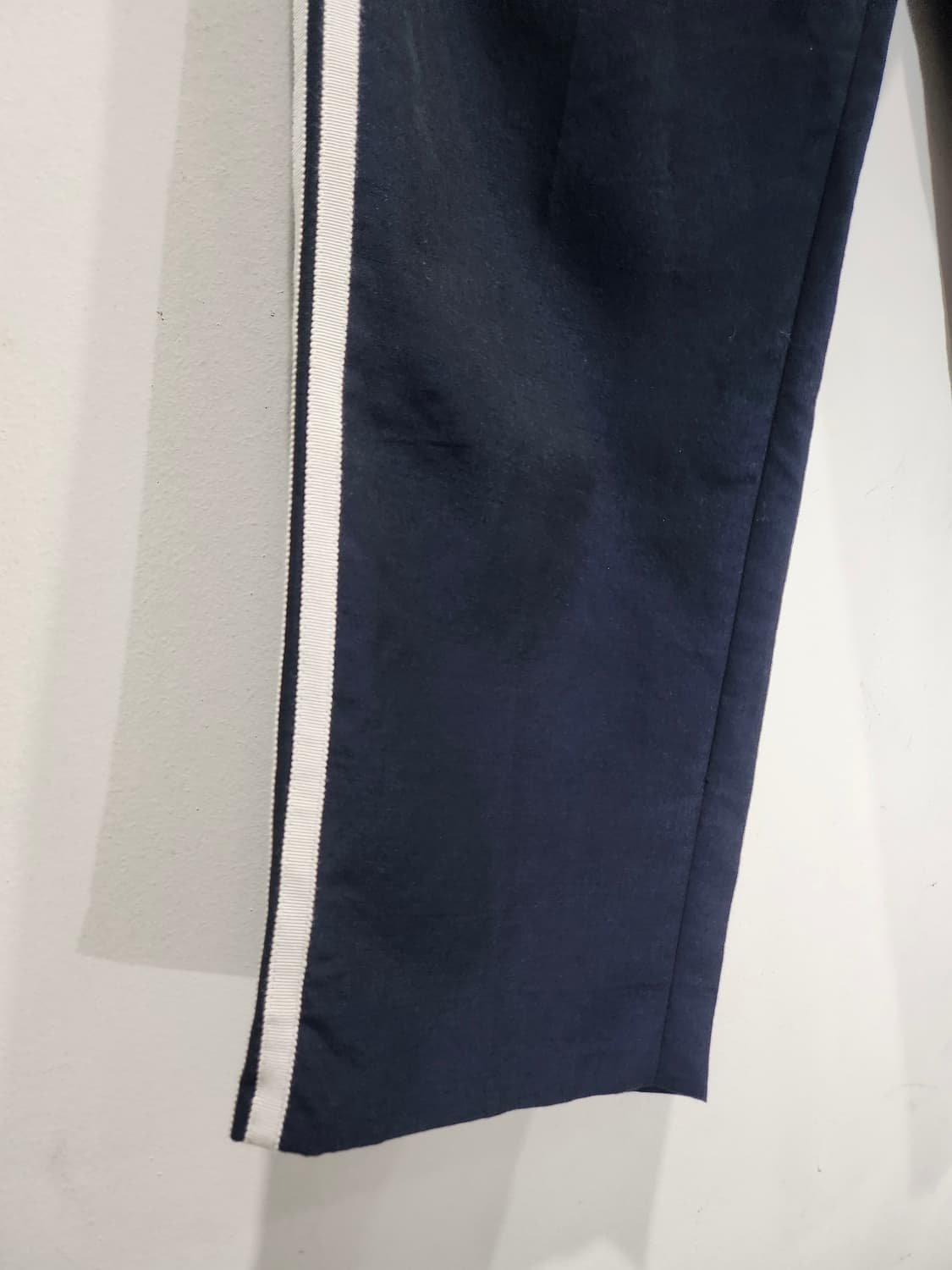 구찌 네이비 트랙 팬츠 48 국내매장판 상품이미지3