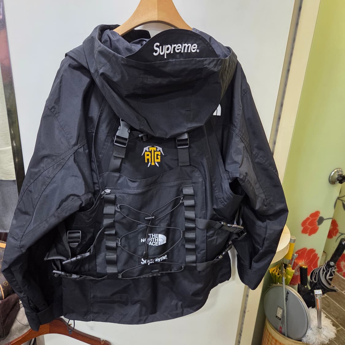 슈프림X노스페이스 RTG 고어택스 자켓 상품이미지1