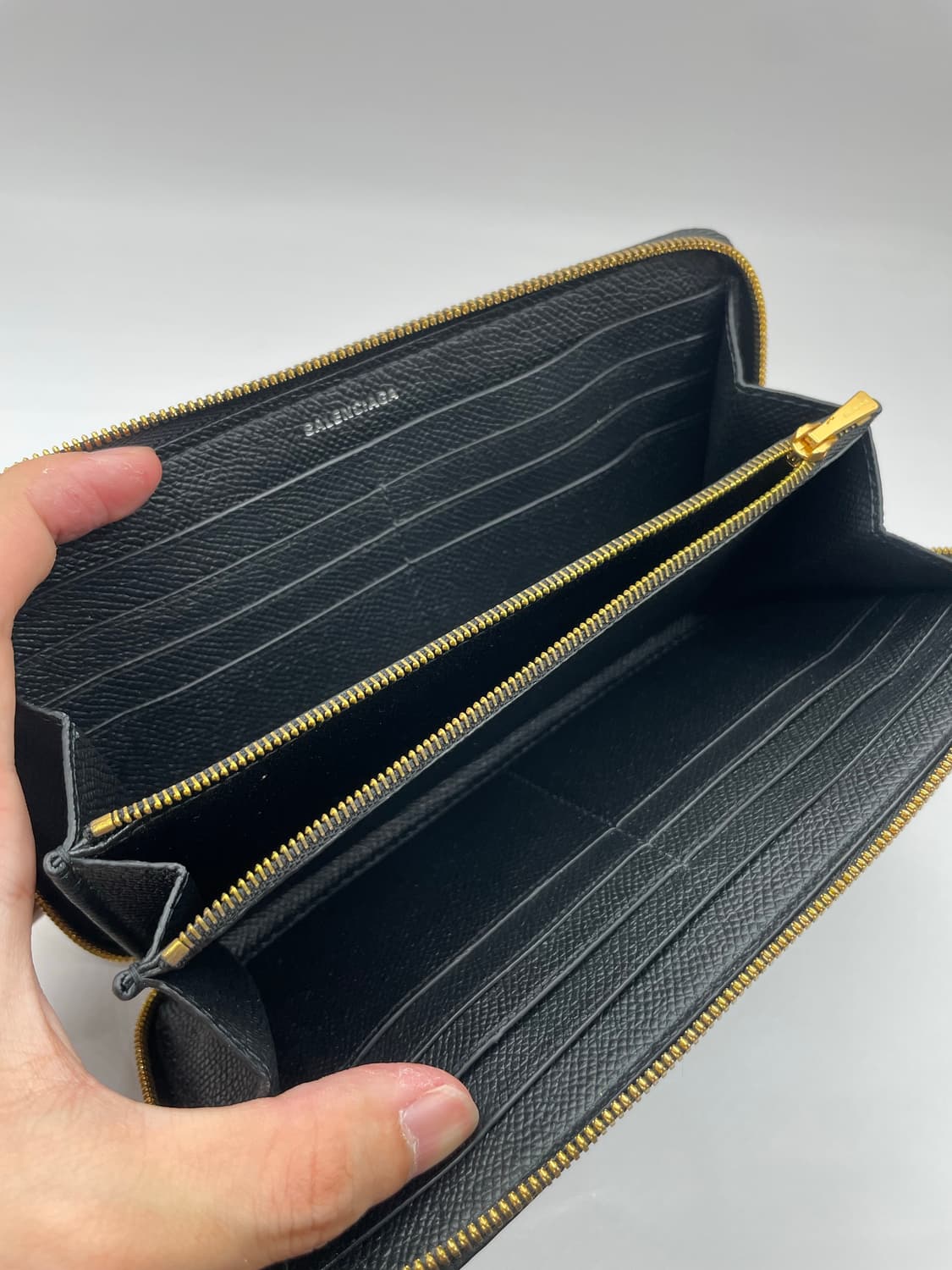 발렌시아가 로고 어라운드 장지갑 상품이미지6