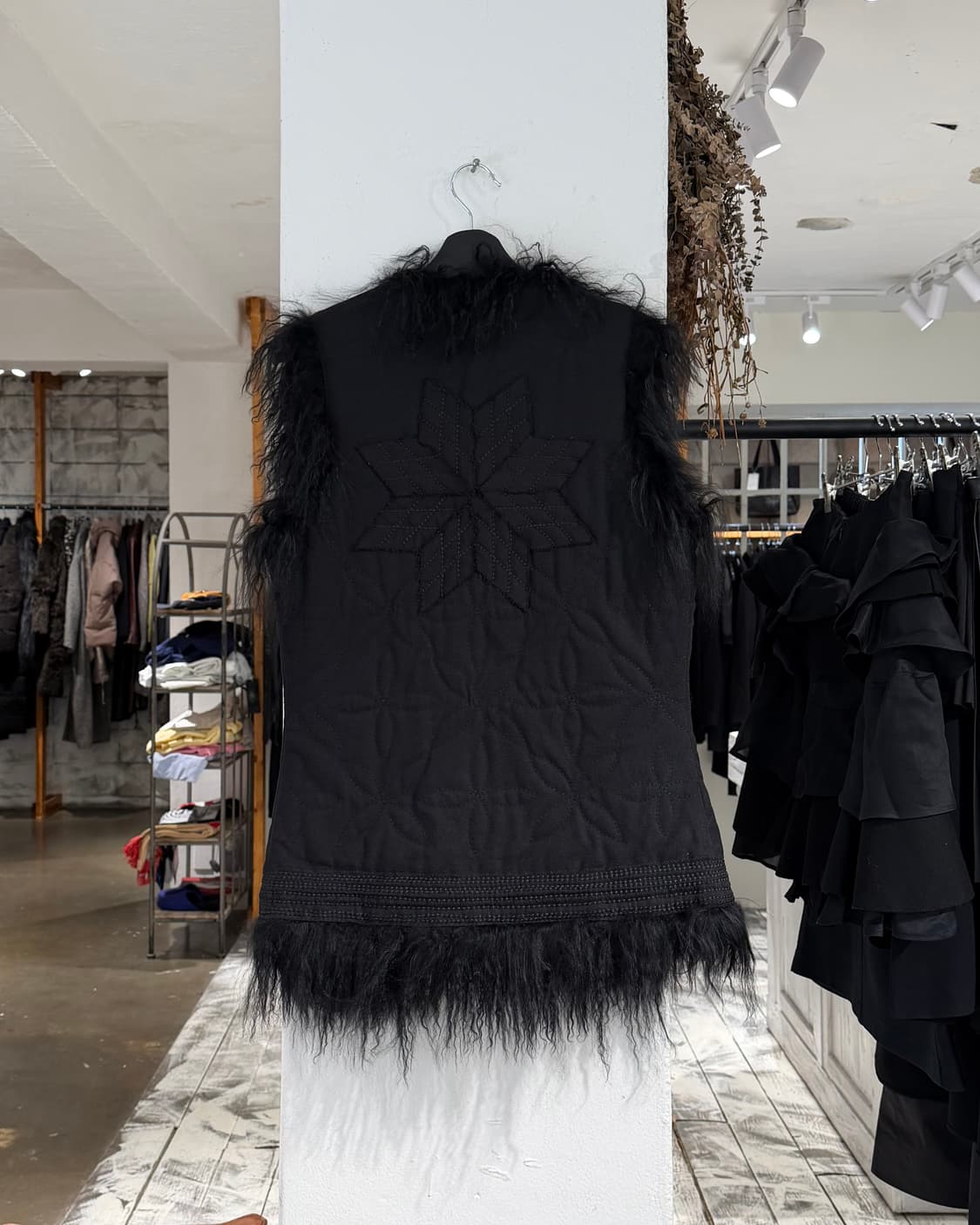 쟈딕앤볼테르 블랙 리버서블 퍼 퀼팅 베스트 상품이미지7