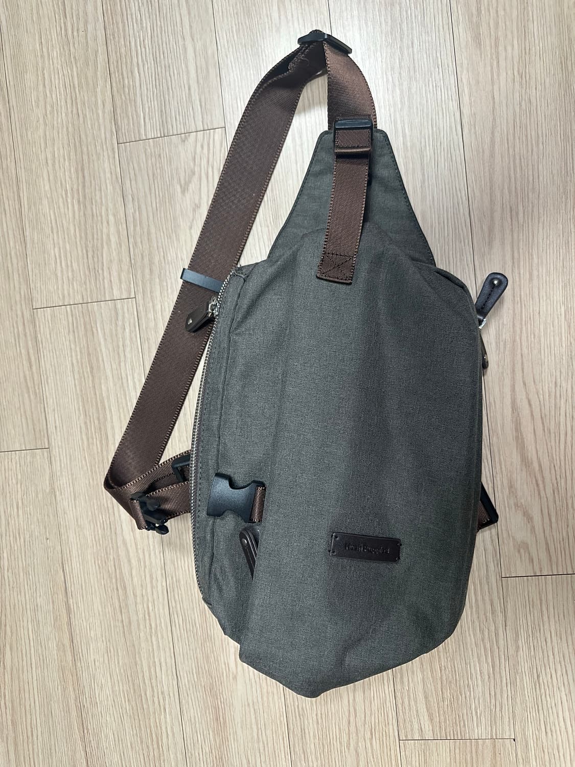 허쉬퍼피스 크로스백 상품이미지1