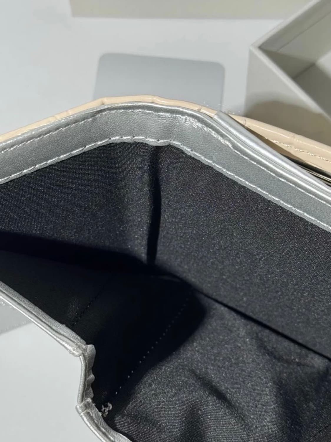 비비안웨스트우드 아카이브 은장 orb 레더 하프월렛 반지갑 상품이미지5