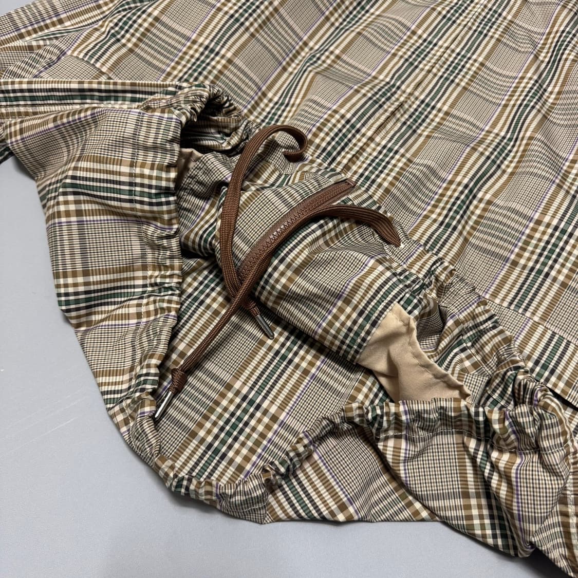 빔즈 베이지 믹스 체크 패턴 폴리에스터 혼방 스트랩 집업 블루종 자켓  상품이미지5