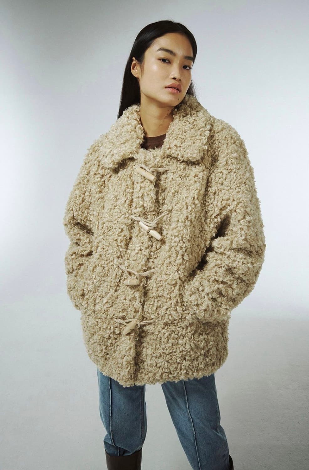 커렌트 퍼자켓 베이지 FLUFFY DUFFLE FUR JACKET 상품이미지1