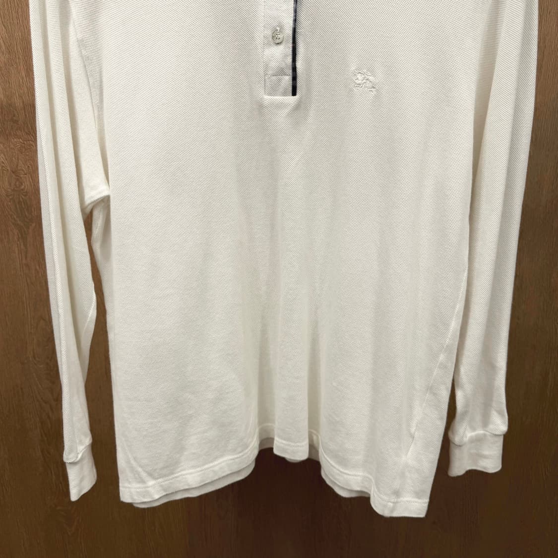 버버리 코튼 PK 긴팔 티셔츠 로고 자수 체크 배색 안감 디테일 화이트 상품이미지5