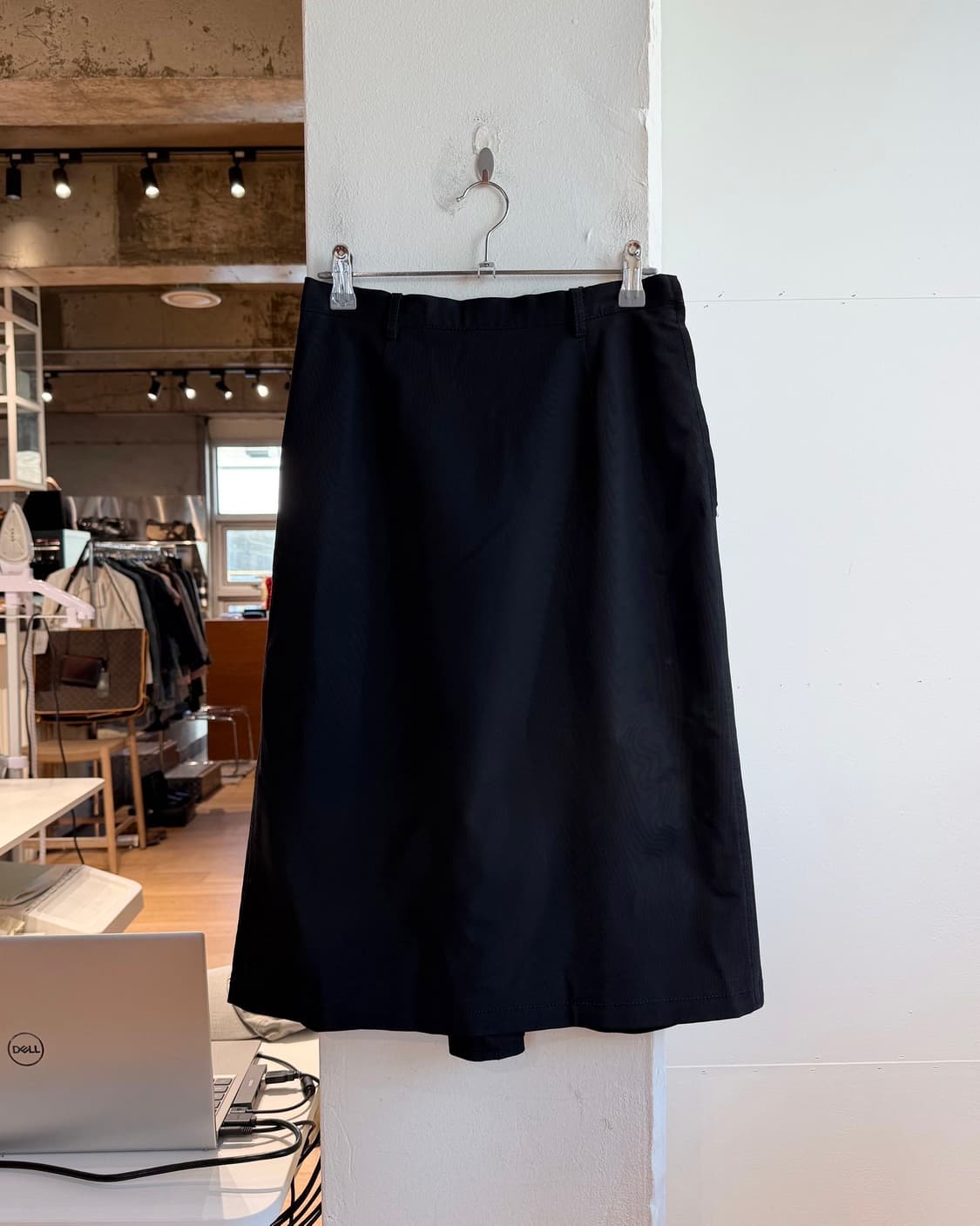 프라다 블랙 폴리에스테르 미디스커트 상품이미지2