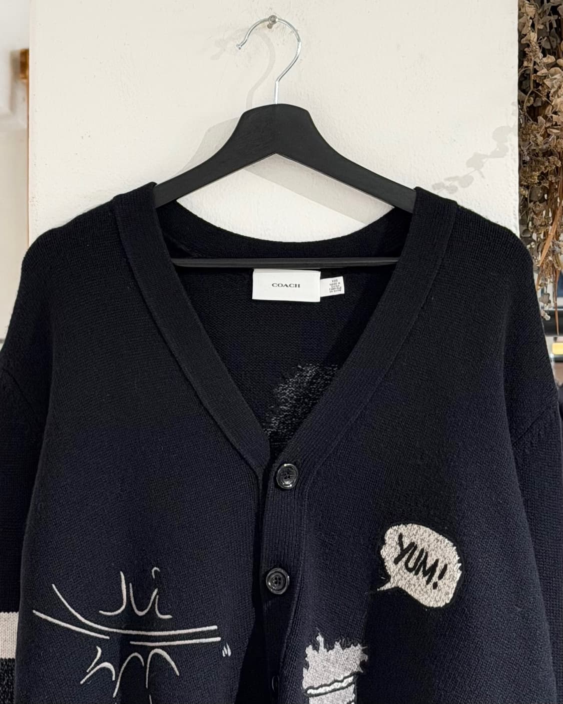 코치 x 뽀빠이 블랙 울 블랜드 브이넥 가디건 상품이미지4