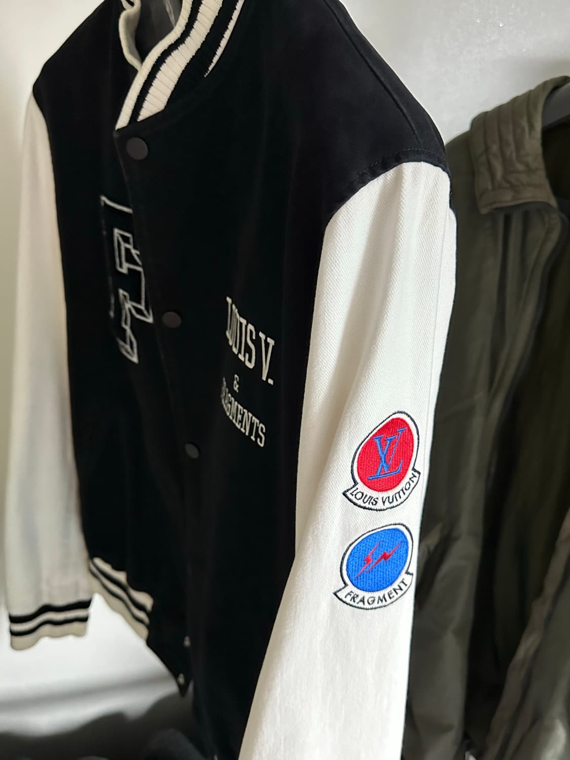 [56] 루이비통x프라그먼트 스타디움 자켓 상품이미지5