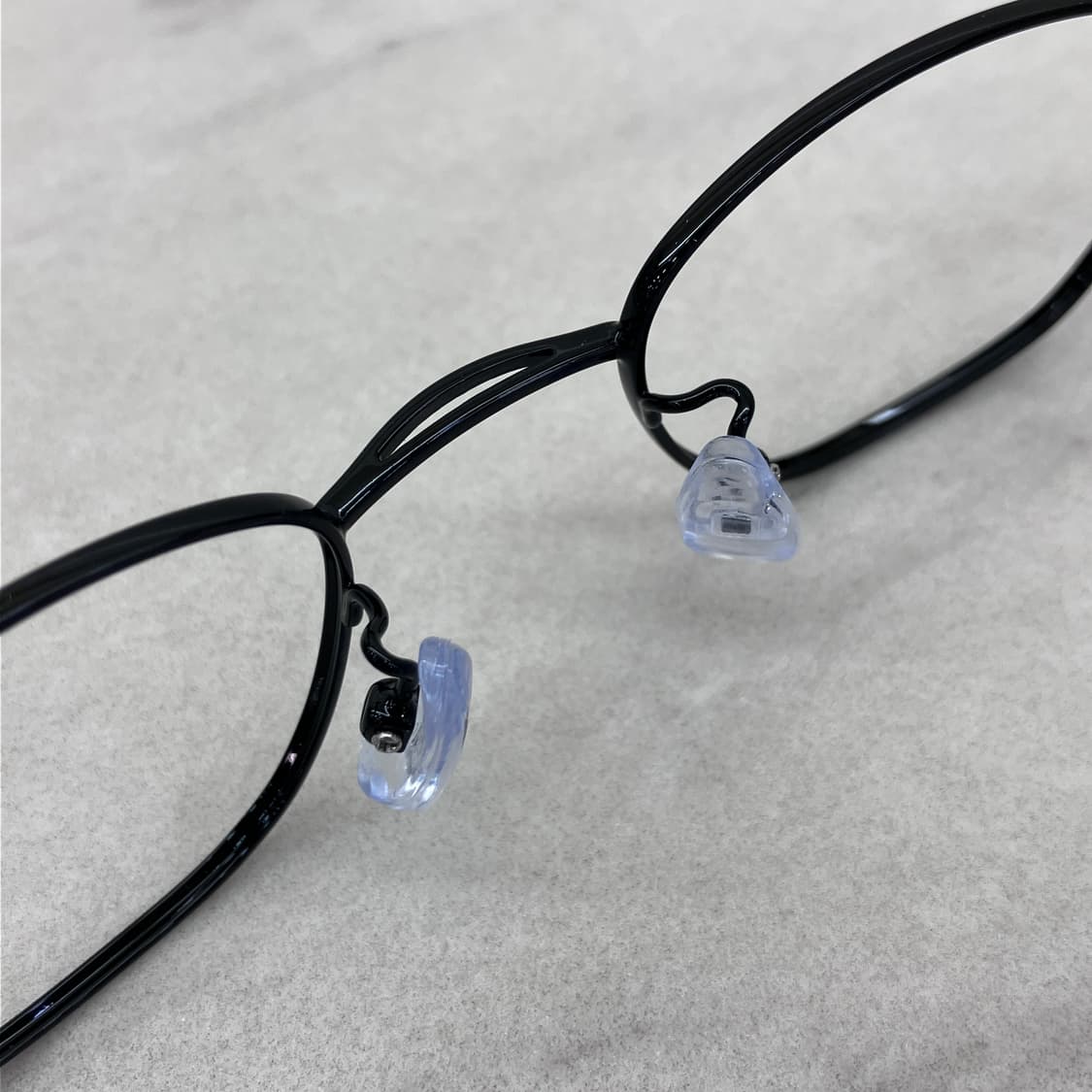 C60 RT 블랙 어글리 라운드 메탈테 안경 상품이미지4