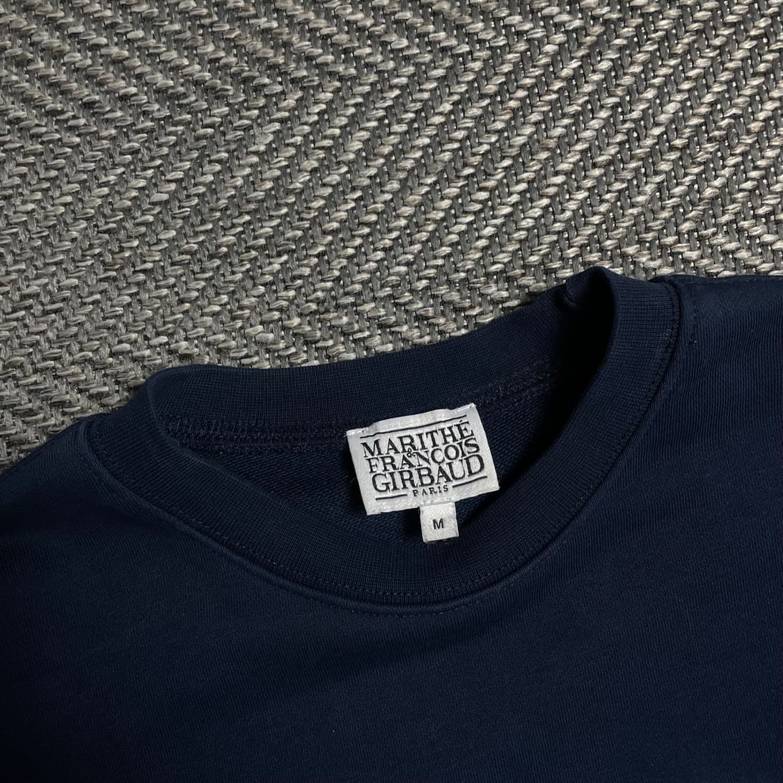 마리떼 프랑소와 저버 자수 빅로고 크롭 맨투맨 네이비y 5383 상품이미지5