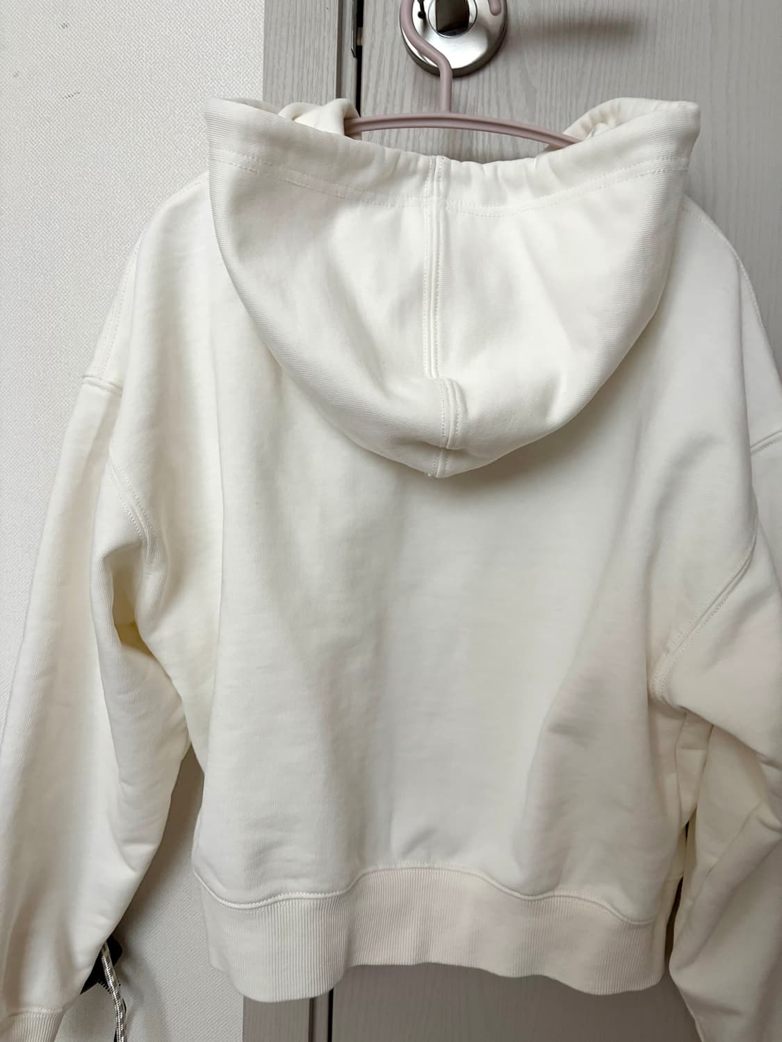 후아유 패치 크롭 후드집업 아이보리 상품이미지3