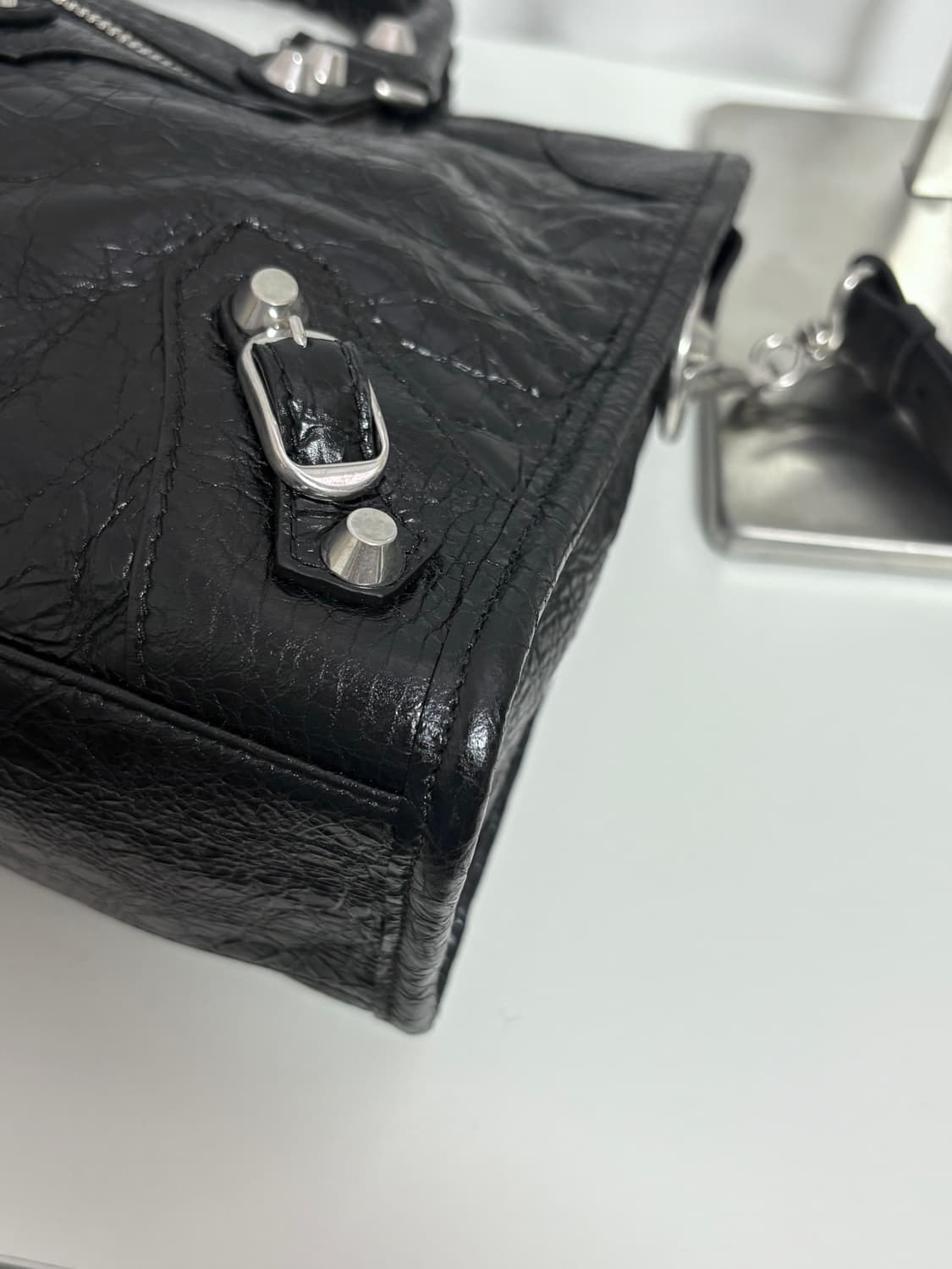 발렌시아가 르 시티 모터백 스몰 블랙 [신형] 상품이미지3