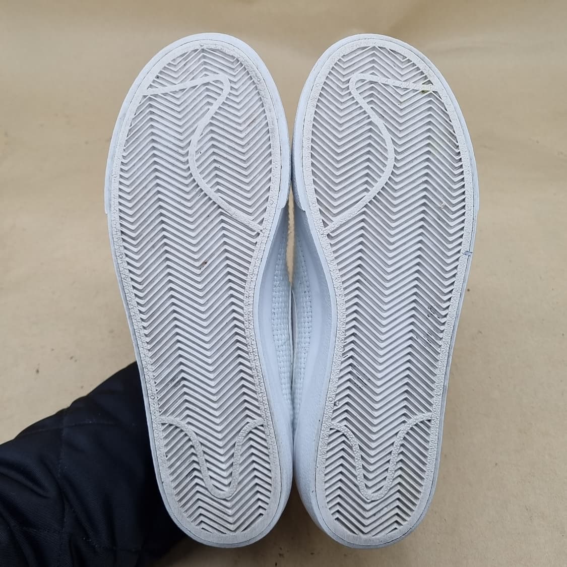 나이키 블레이저 로우 플랫폼 여성스니커즈 240 상품이미지3