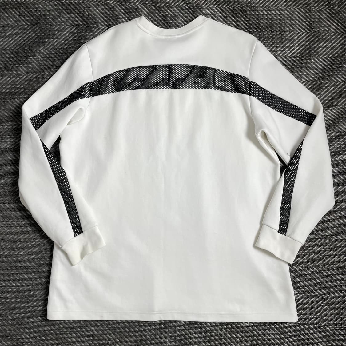 푸마 올드스쿨 스몰로고 메쉬 디테일 박시핏 맨투맨 y 4861 상품이미지5