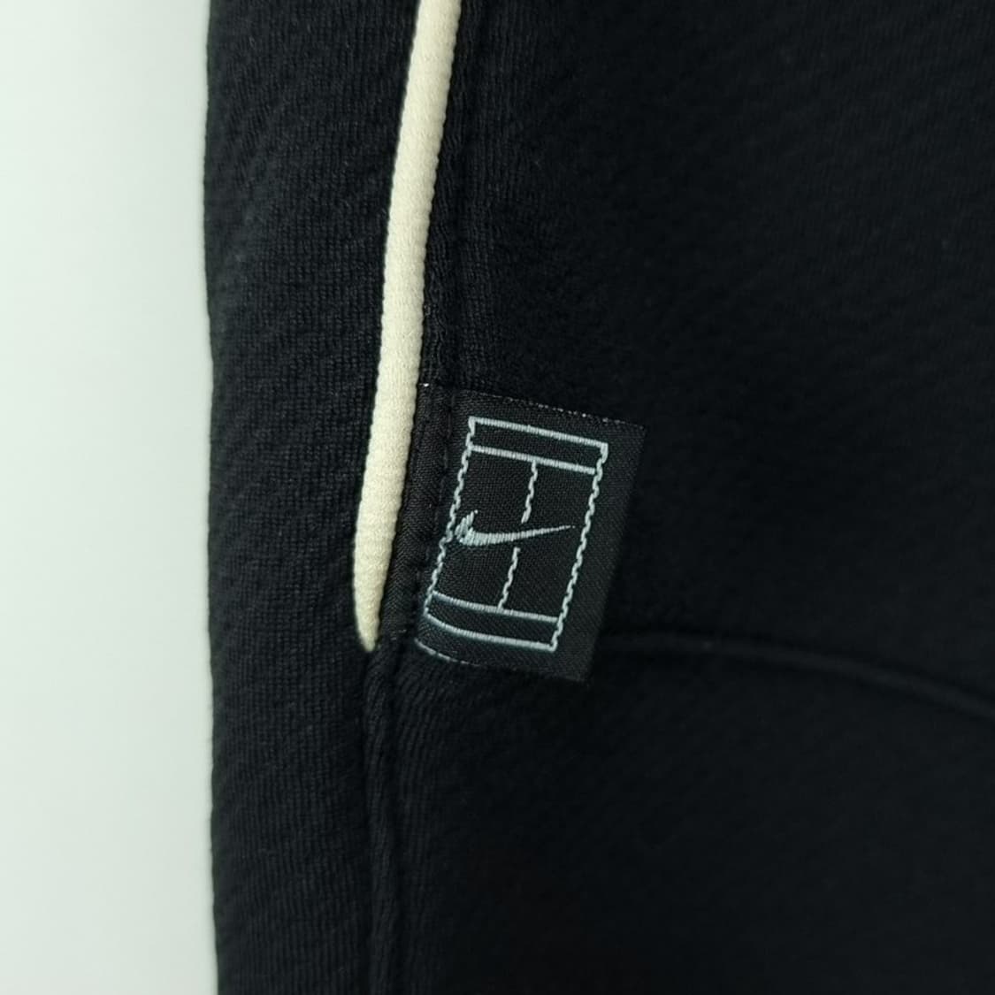[나이키] 00'S 빈티지 스우시 자수 트랙 팬츠 블랙 M19688 상품이미지7