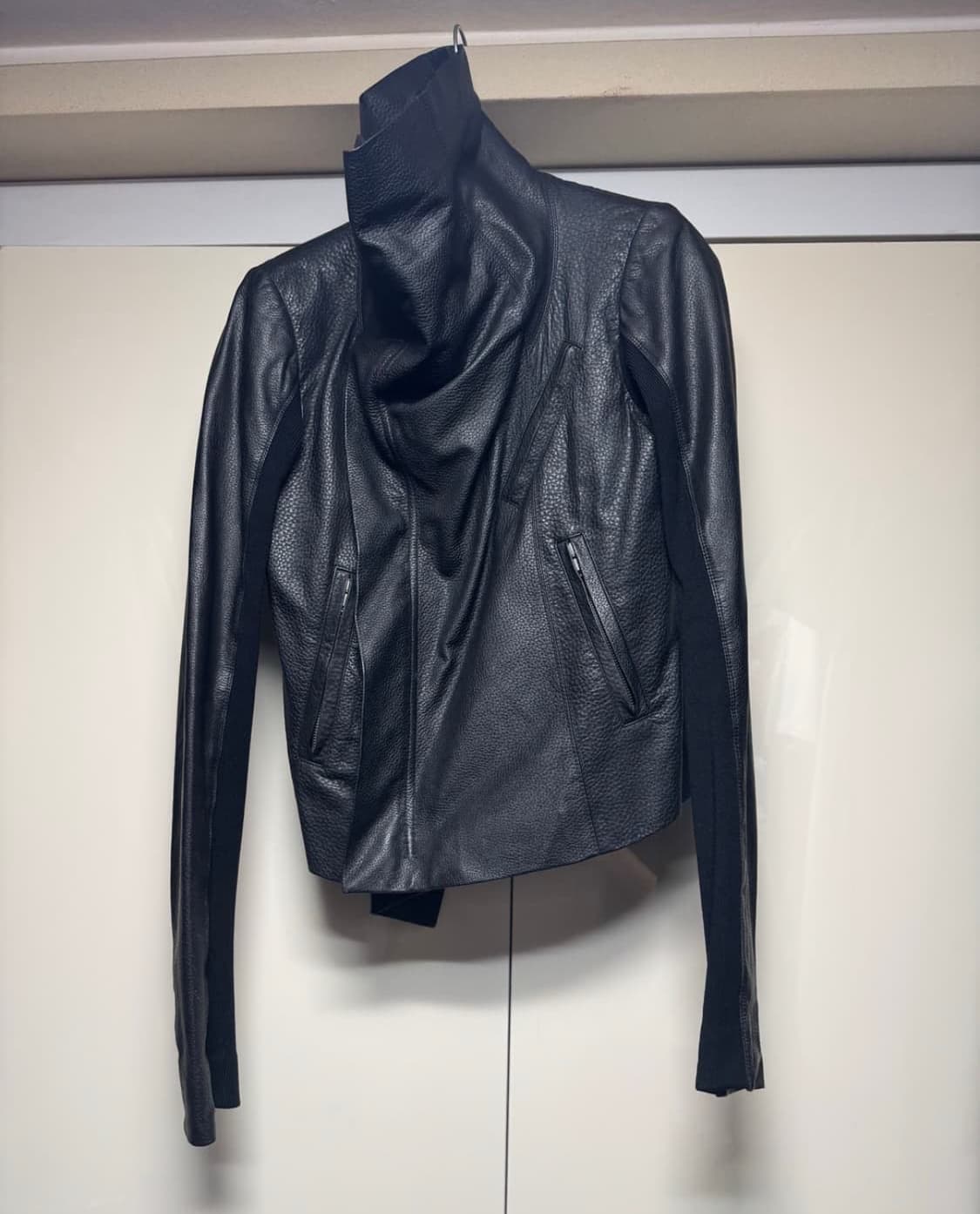 릭오웬스 드레이프 레더 자켓 상품이미지3