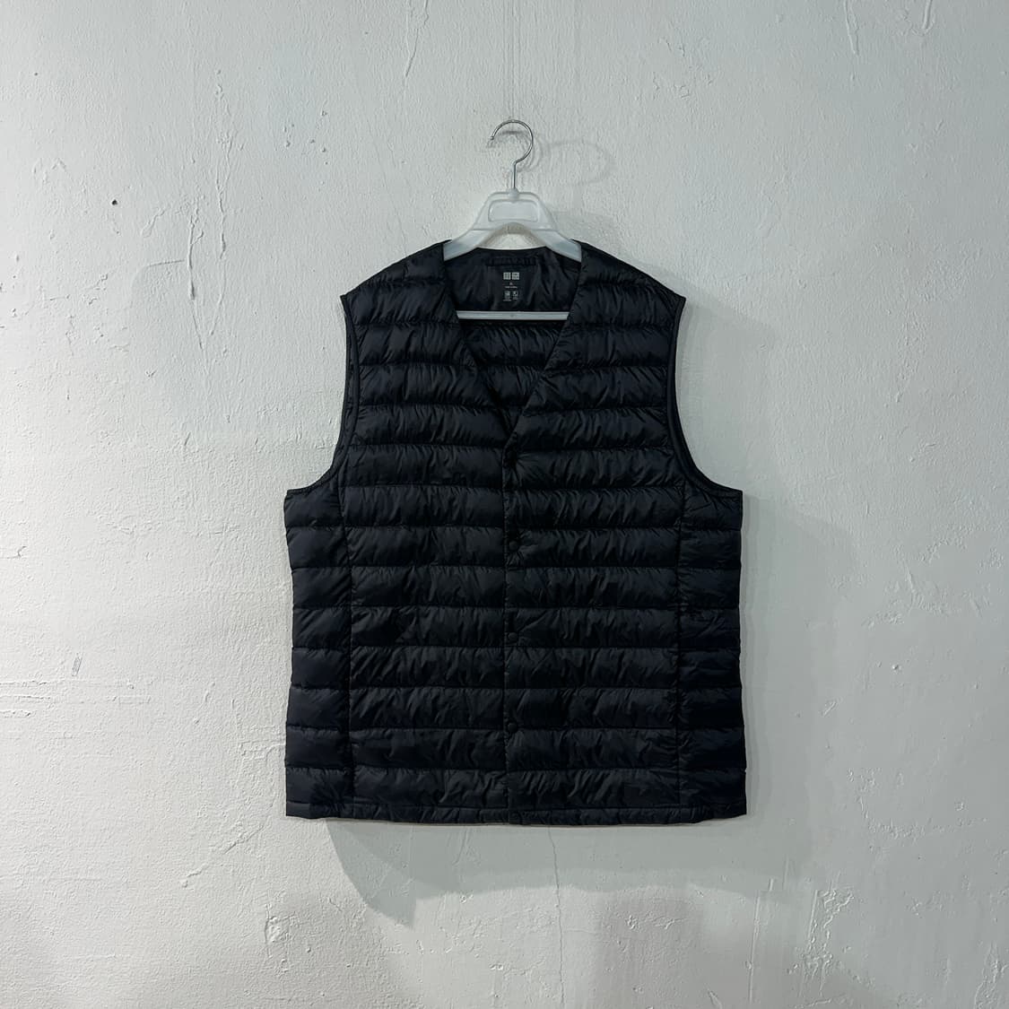 유니클로 경량패딩조끼 XL 상품이미지1