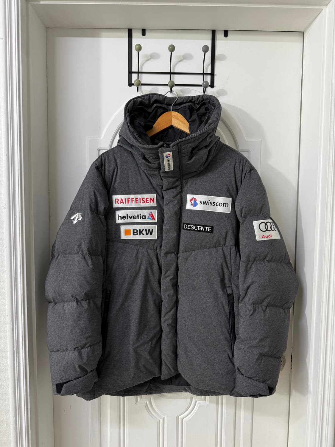 105사이즈 남성 데상트 스위스 아우디 패딩 상품이미지1