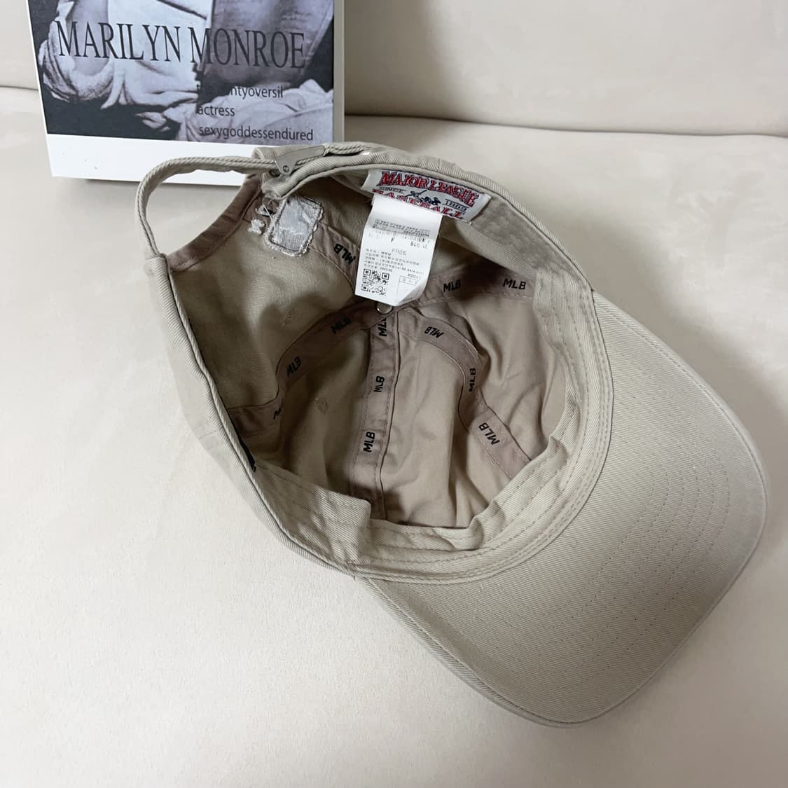 [정품] mlb 베이지 화이트로고 모자 상품이미지4