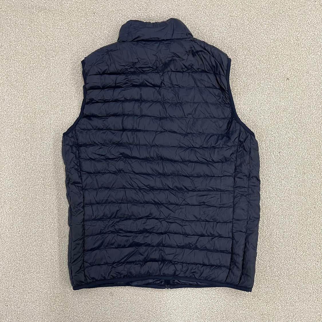 L 유니클로 다운 경량 조끼 패딩 0209M1 상품이미지4