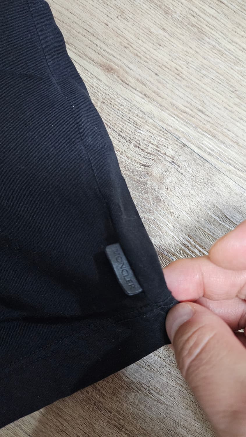 [A] 몽클레어 블랙 반팔 티셔츠 M 상품이미지4