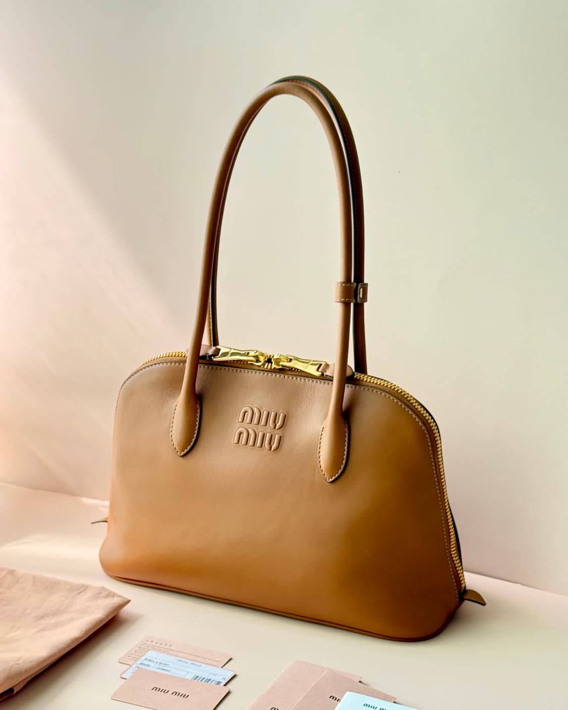 미우미우 레더 탑핸들백 꼬냑 (borsa a mano/5ba290) 상품이미지2