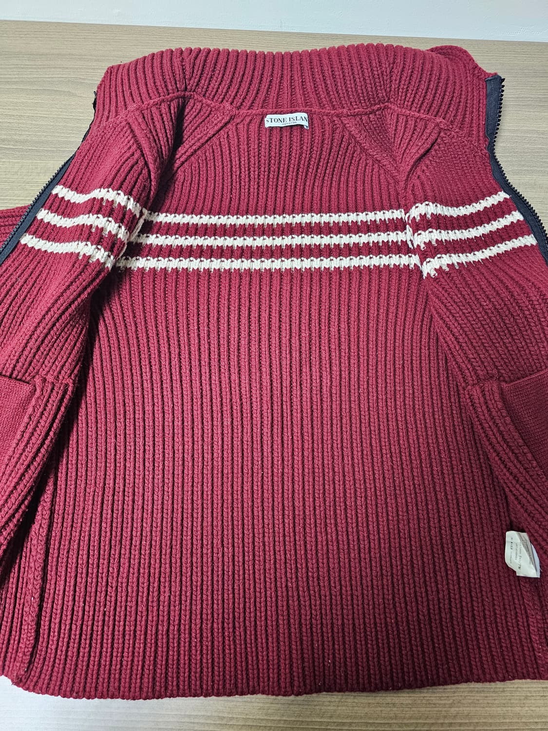 스톤아일랜드 헤비웨이트 울 니트 자수 가디건  상품이미지4