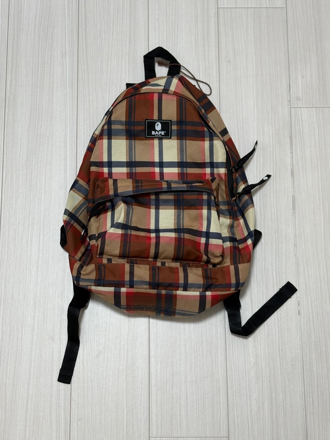 베이프 레드 체크 백팩 (희귀 매물) 상품이미지1