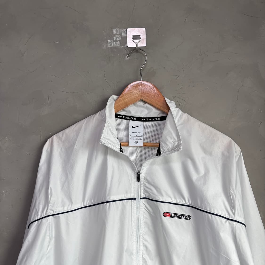 나이키 스톰핏 트랙클럽 바람막이 화이트 상품이미지2