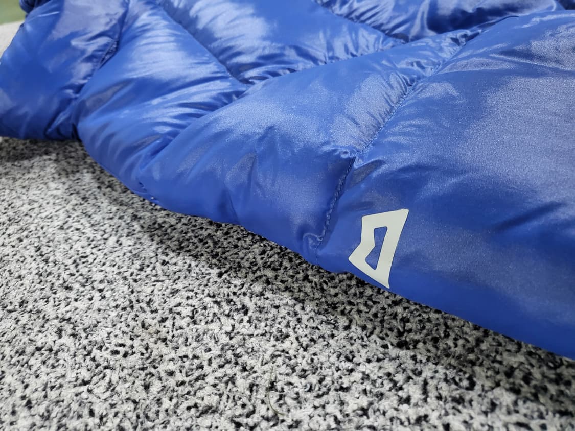 마운틴이큅먼트 구스다운 패딩 상품이미지5