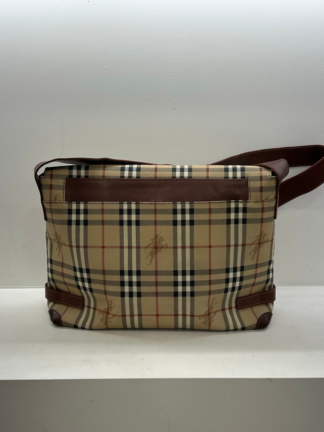 버버리 크로스백 상품이미지6