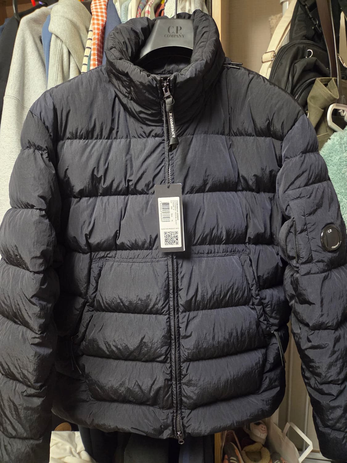 CP컴퍼니 크롬알 24년 패딩팝니다 상품이미지1