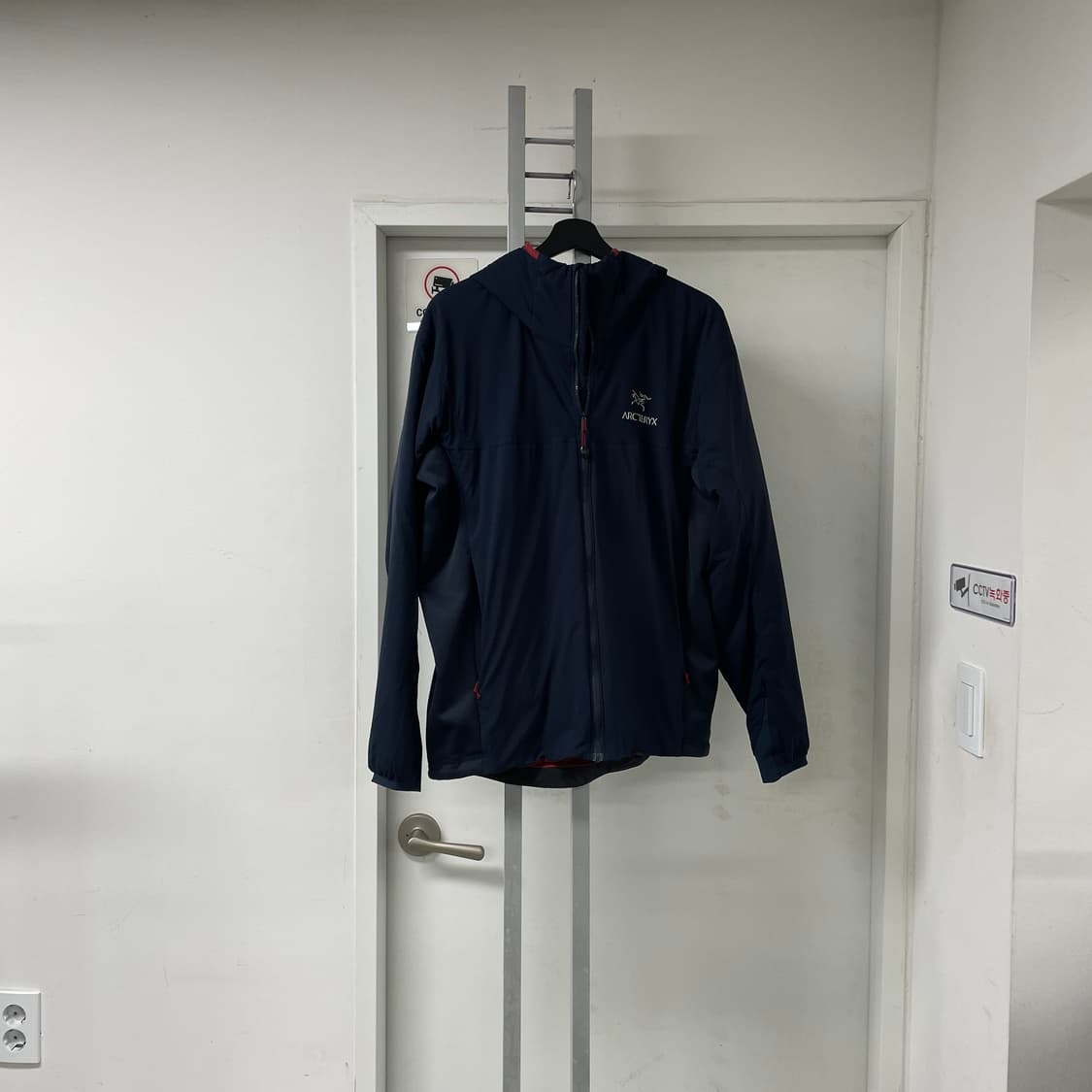 아크테릭스 아톰 네이비 자켓 L 상품이미지1