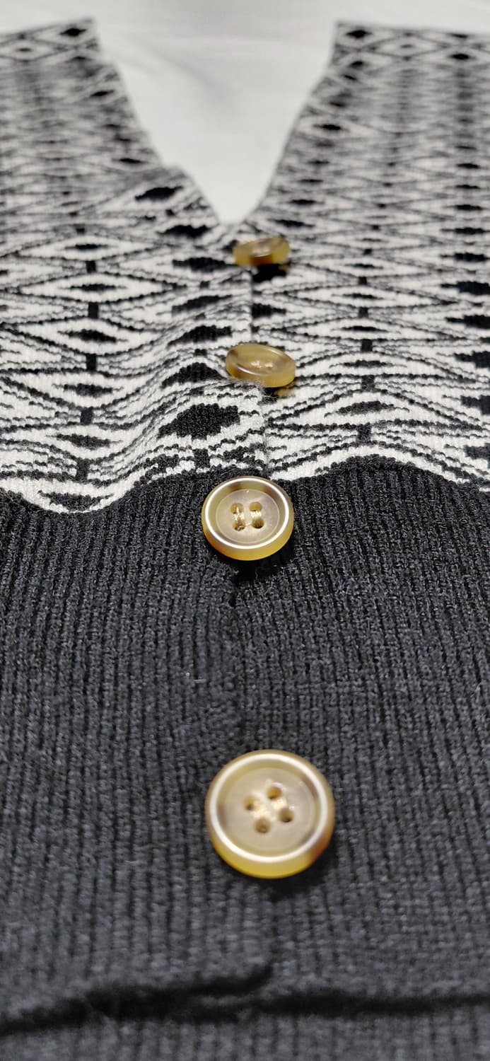 [새상품] Riche glamour 패턴 브이넥 니트 베스트 (M) 상품이미지4