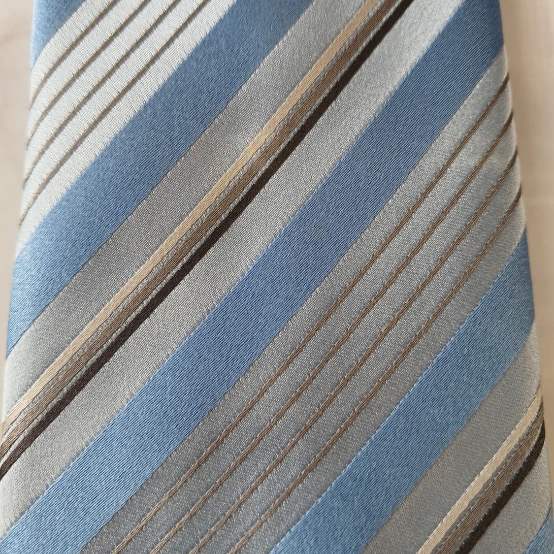 조르지오 아르마니 실크 스트라이프 넥타이 8.9cm A+~A A19609 상품이미지8