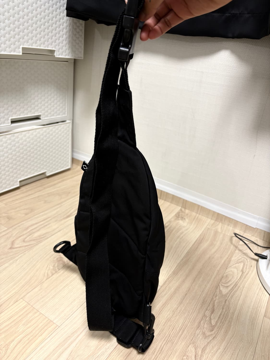 미스치프 폴더블 슬링백 블랙 상품이미지3